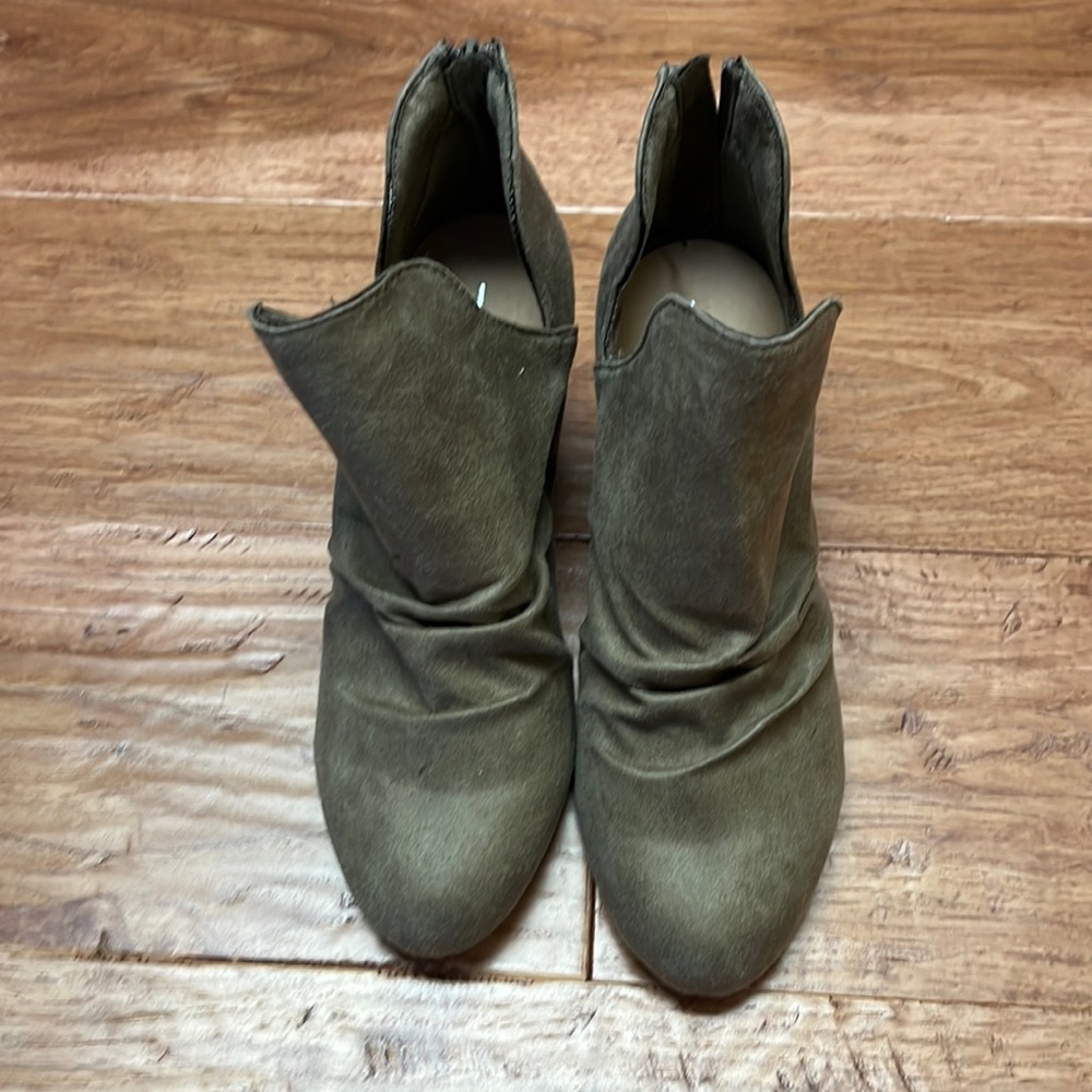 Wedge ankle boot